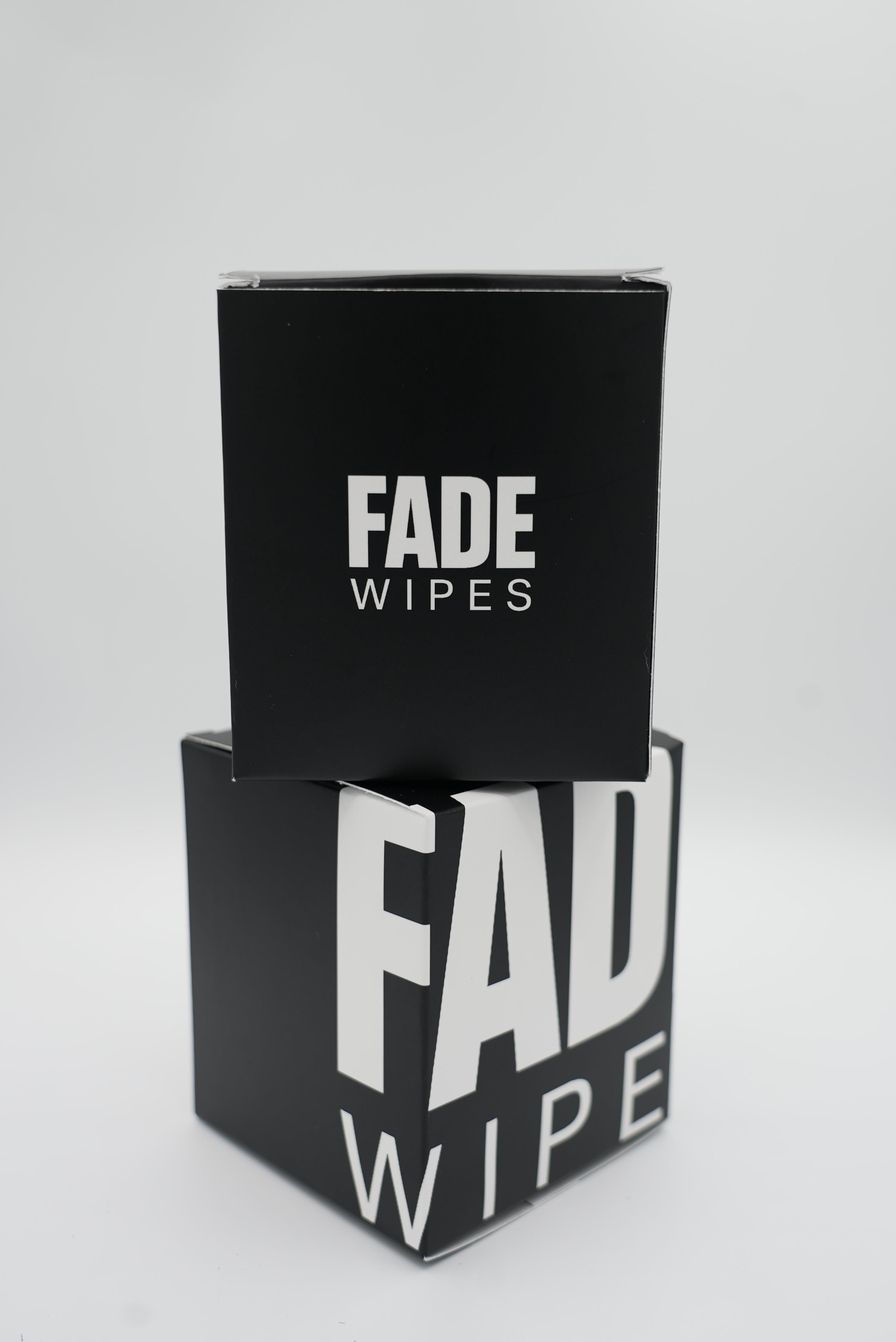 100 pack Aftershave Wipe